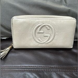 Gucci Soho Zip Around Wallet